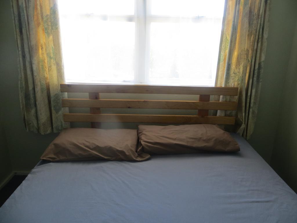 Big Bay Holiday Park Awhitu Chambre photo